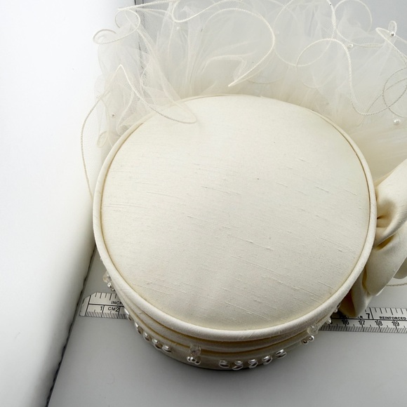 Vintage Ivory Floral Pillbox Hat with Lace in the Back main image 4